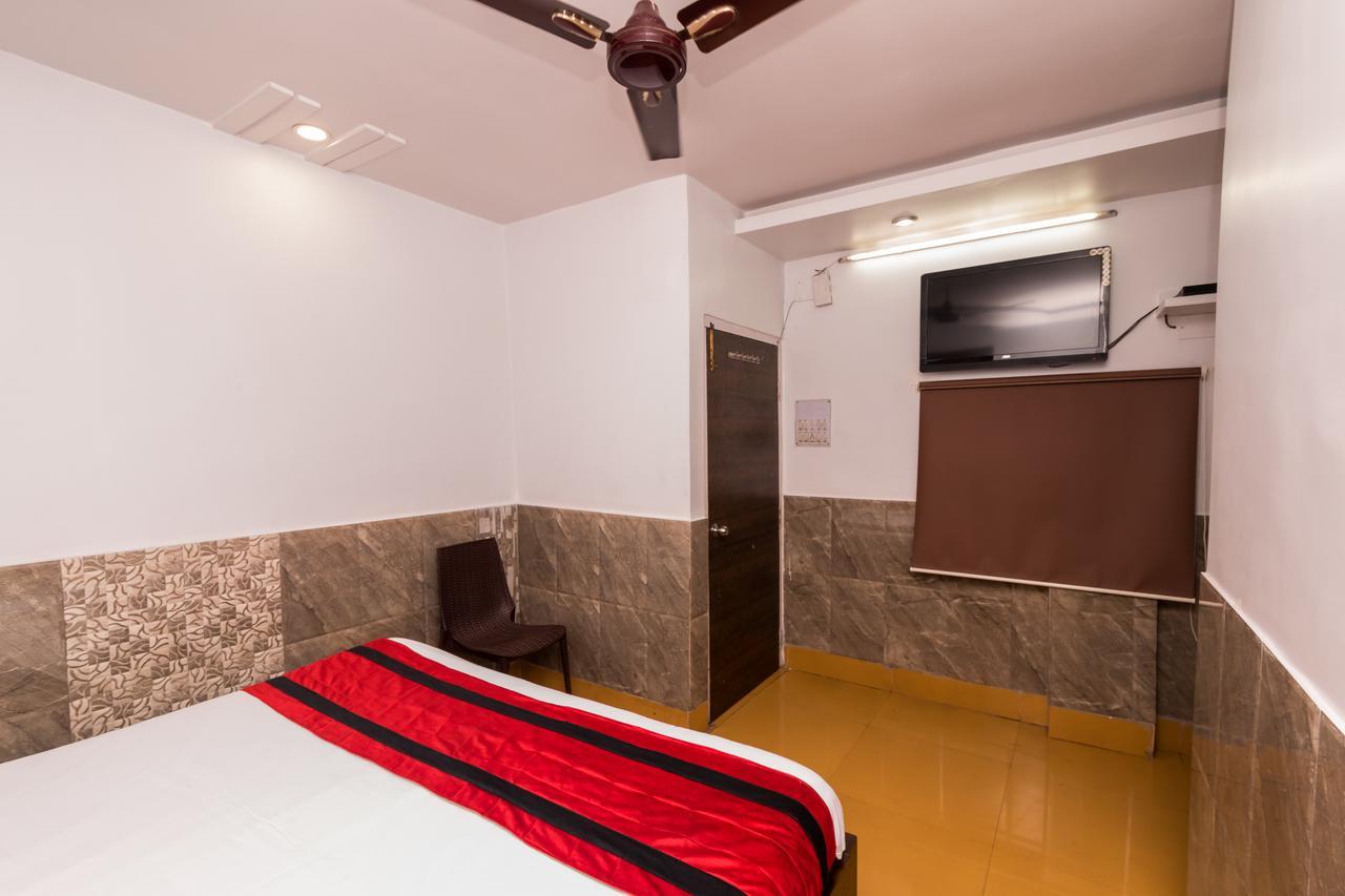 Oyo 4144 The Banquet Hotel Haora ภายนอก รูปภาพ