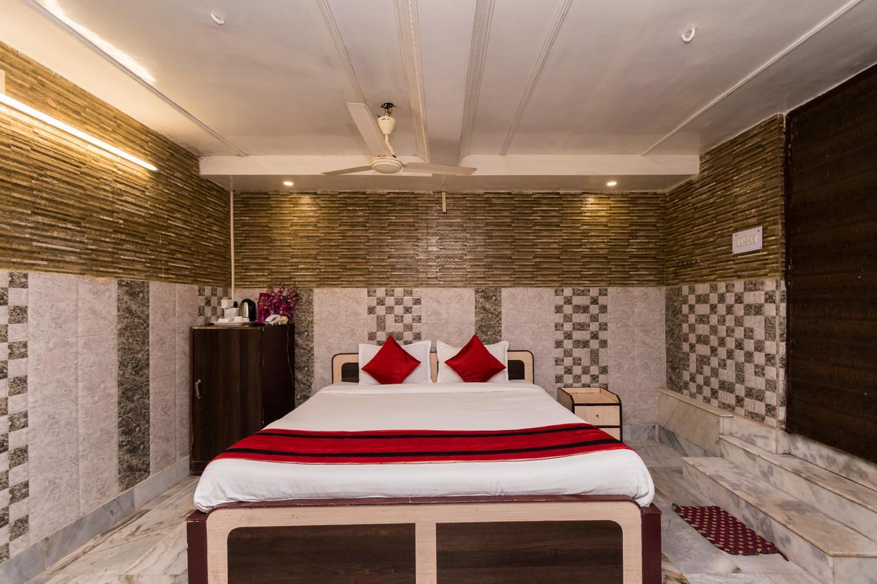 Oyo 4144 The Banquet Hotel Haora ภายนอก รูปภาพ